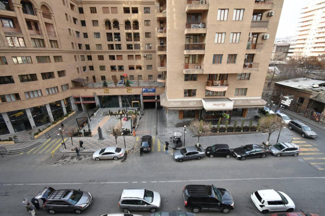 Deluxe Apartment In The City Center 2 Rooms 耶烈万 外观 照片
