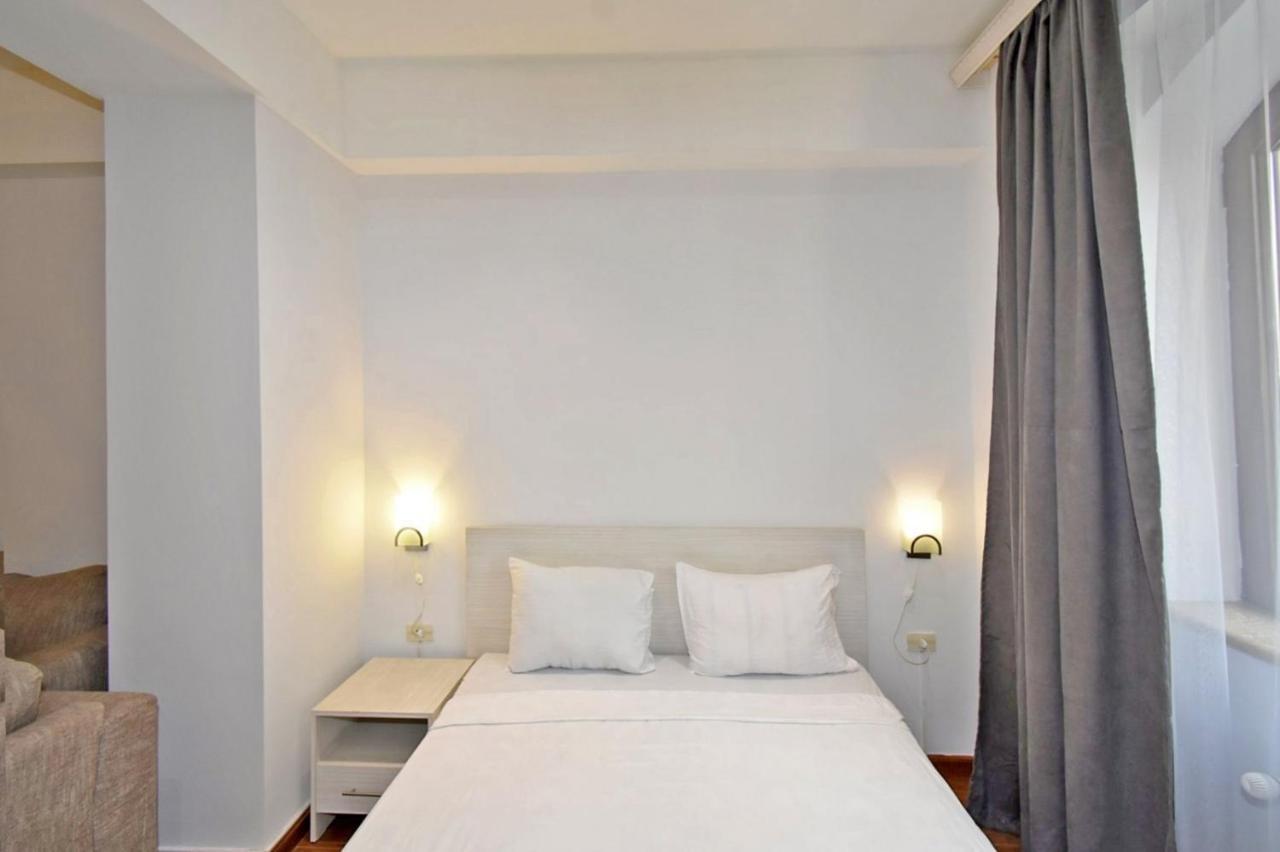 Deluxe Apartment In The City Center 2 Rooms 耶烈万 外观 照片