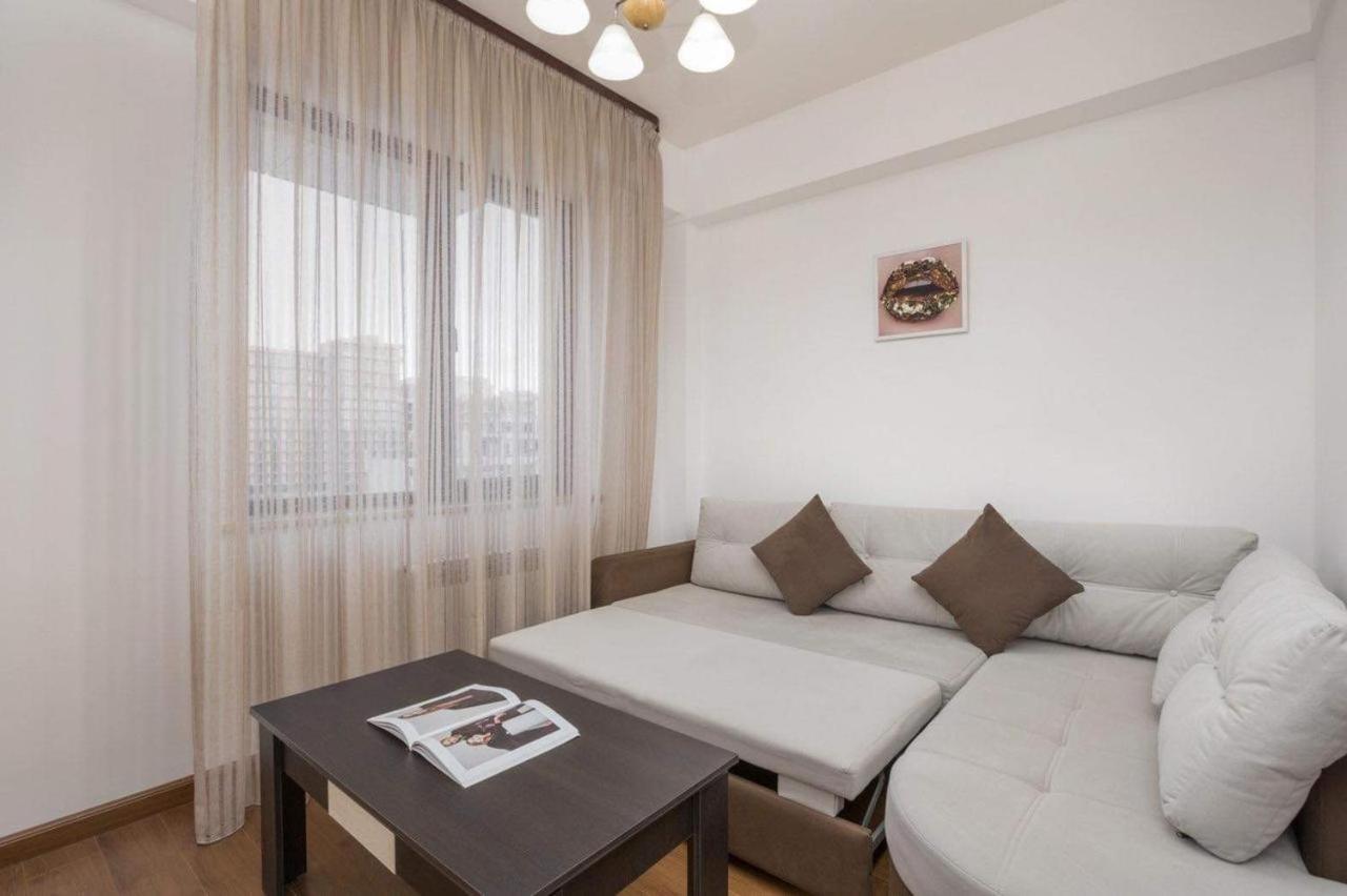 Deluxe Apartment In The City Center 2 Rooms 耶烈万 外观 照片