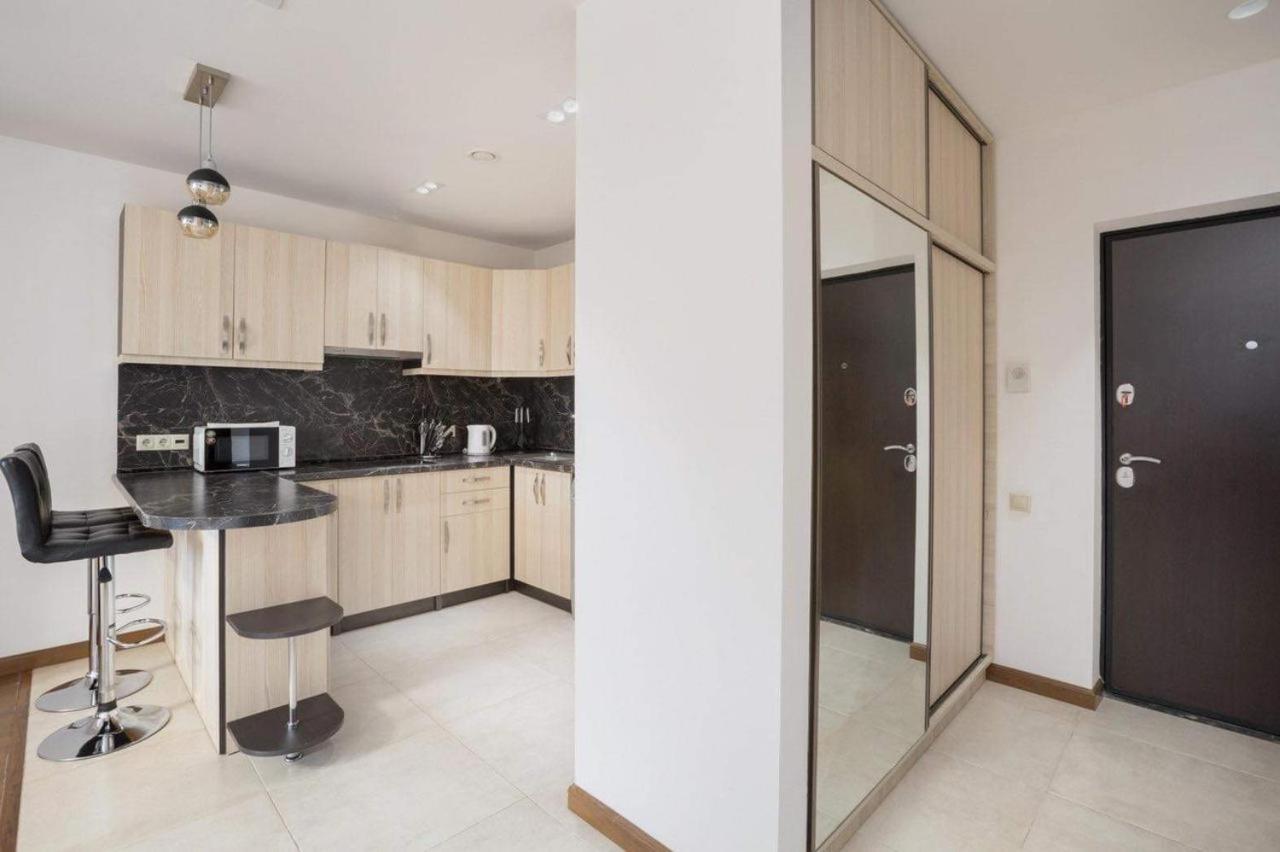 Deluxe Apartment In The City Center 2 Rooms 耶烈万 外观 照片